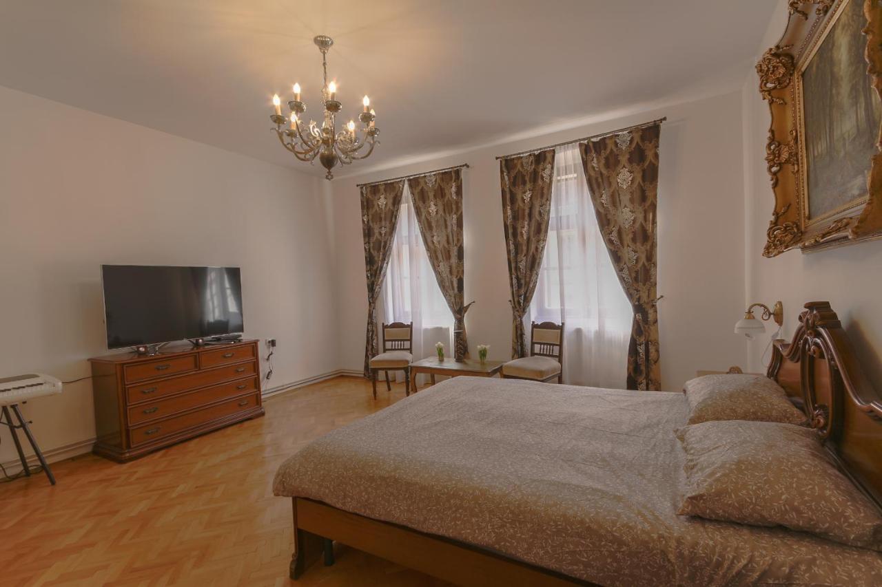Illo Tempore - Ultracentral Apartment Sighisoara Bagian luar foto